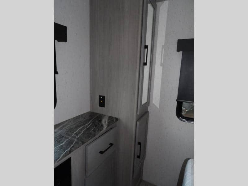 2023 Dutchmen 2023 Dutchmen Kodiak Ultimate - thumbnail 32