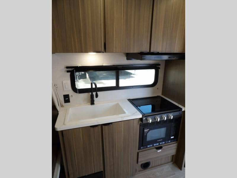 2026 Forest River 2026 Forest River Wildwood Fsx Toy Hauler - thumbnail 10