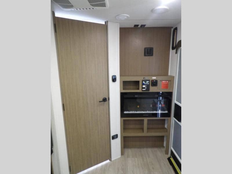 2026 Forest River 2026 Forest River Wildwood Fsx Toy Hauler - thumbnail 12