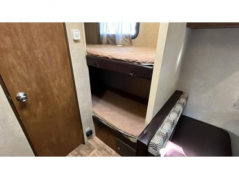 2017 Forest River 2017 Forest River Wildwood FSX - thumbnail 13