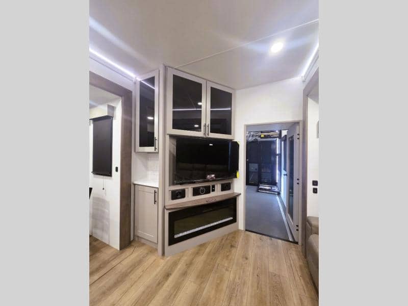 2026 Alliance RV 2026 Alliance RV Valor - thumbnail 8