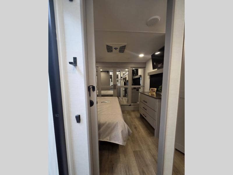 2026 Alliance RV 2026 Alliance RV Valor - thumbnail 15