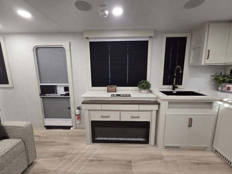2026 Brinkley RV 2026 Brinkley RV Model IX - thumbnail 9