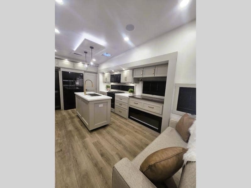 2026 Brinkley RV 2026 Brinkley RV Model Z - thumbnail 6