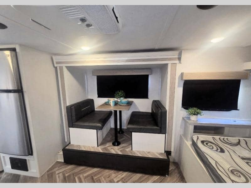 2022 Dutchmen 2022 Dutchmen Rubicon - thumbnail 9