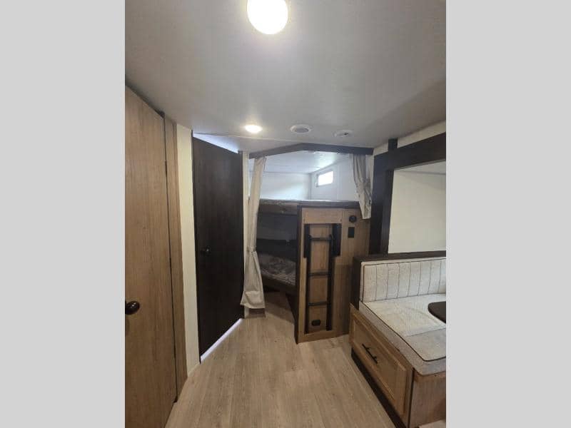 2026 Forest River 2026 Forest River Cherokee Grey Wolf - thumbnail 9