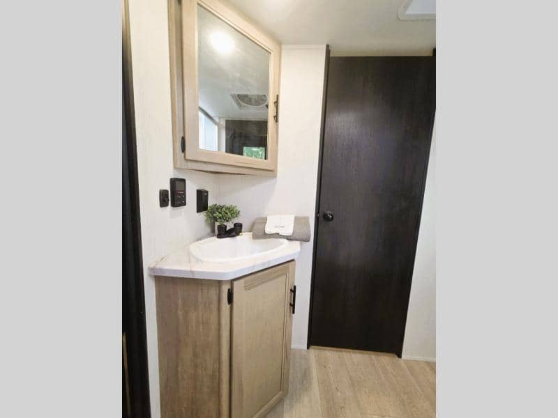 2026 Forest River 2026 Forest River Cherokee Grey Wolf - thumbnail 18