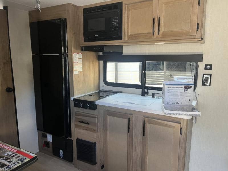 2025 Forest River 2025 Forest River Cherokee Wolf Pup - thumbnail 10