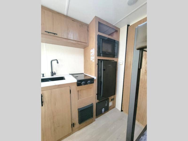 2025 Forest River 2025 Forest River Cherokee Wolf Pup - thumbnail 12