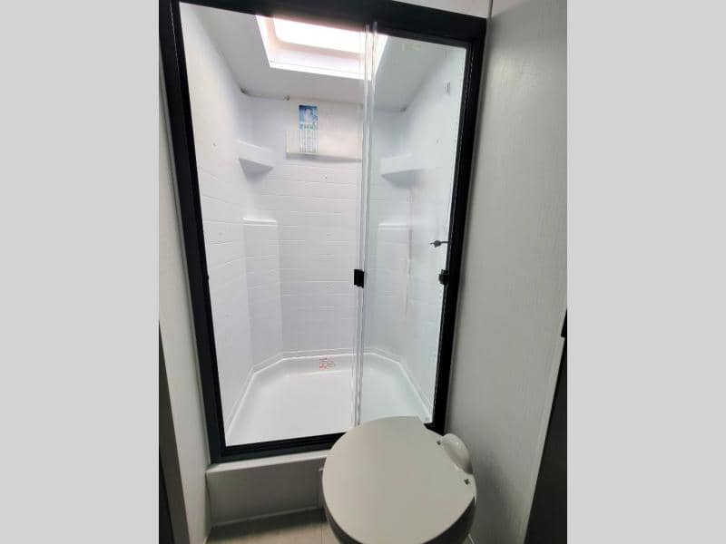 2025 Forest River 2025 Forest River Rockwood Ultra Lite - thumbnail 12