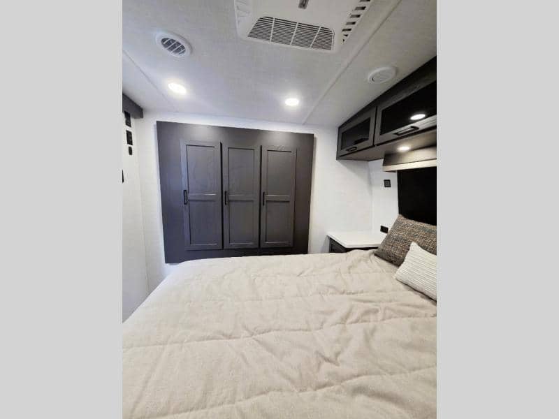 2026 Forest River 2026 Forest River Rockwood Ultra Lite - thumbnail 16