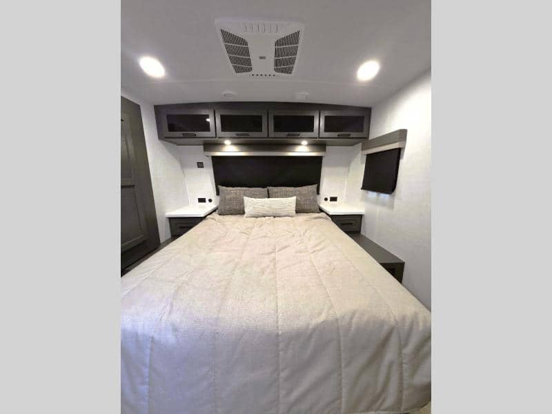 2026 Forest River 2026 Forest River Rockwood Ultra Lite - thumbnail 17