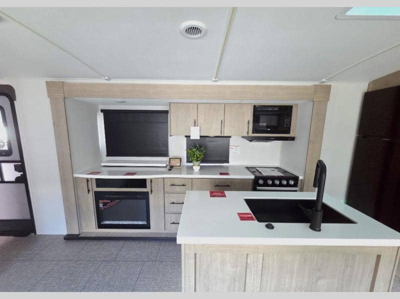 2025 Grand Design 2025 Grand Design Imagine - thumbnail 10