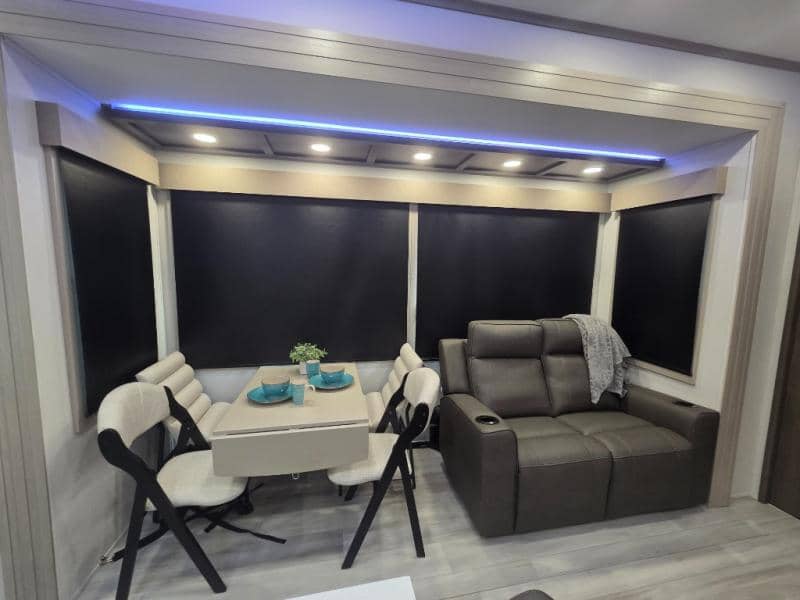 2026 Grand Design 2026 Grand Design Momentum M-Class - thumbnail 7