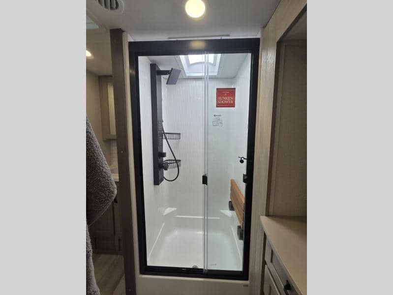 2026 Grand Design 2026 Grand Design Momentum M-Class - thumbnail 15