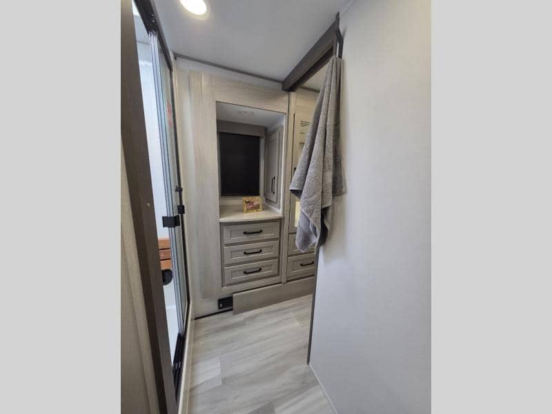 2026 Grand Design 2026 Grand Design Momentum M-Class - thumbnail 16