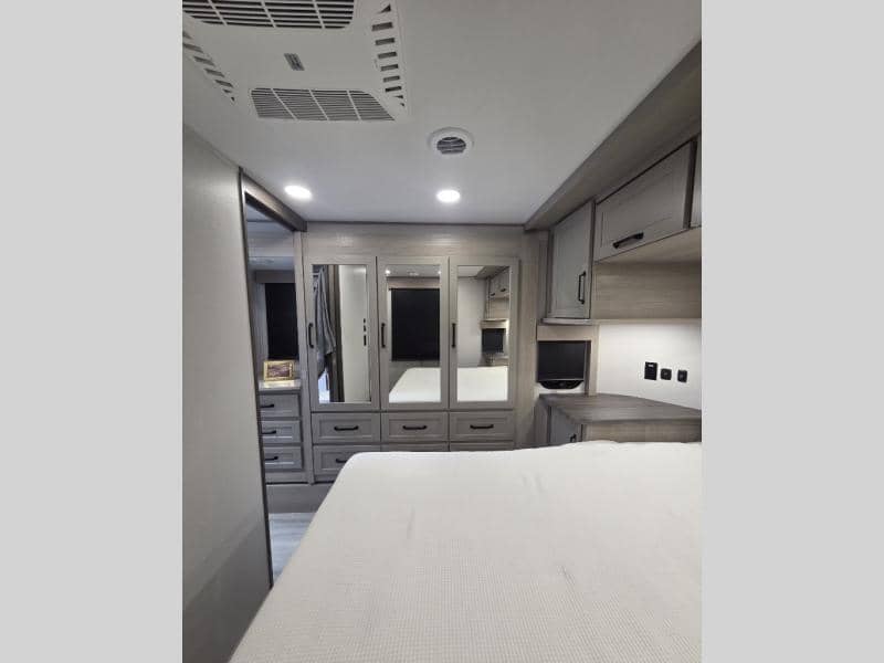 2026 Grand Design 2026 Grand Design Momentum M-Class - thumbnail 19