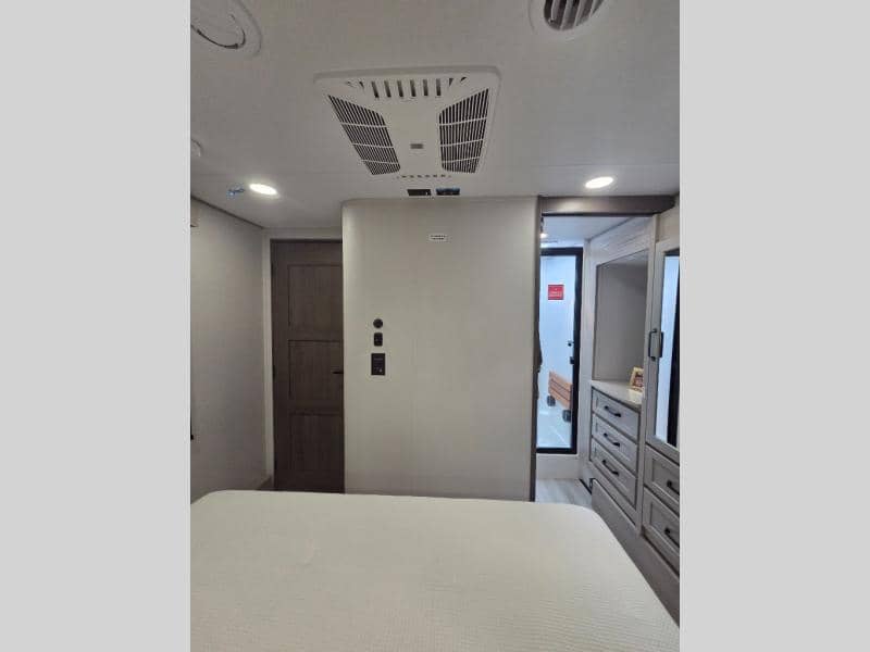 2026 Grand Design 2026 Grand Design Momentum M-Class - thumbnail 21