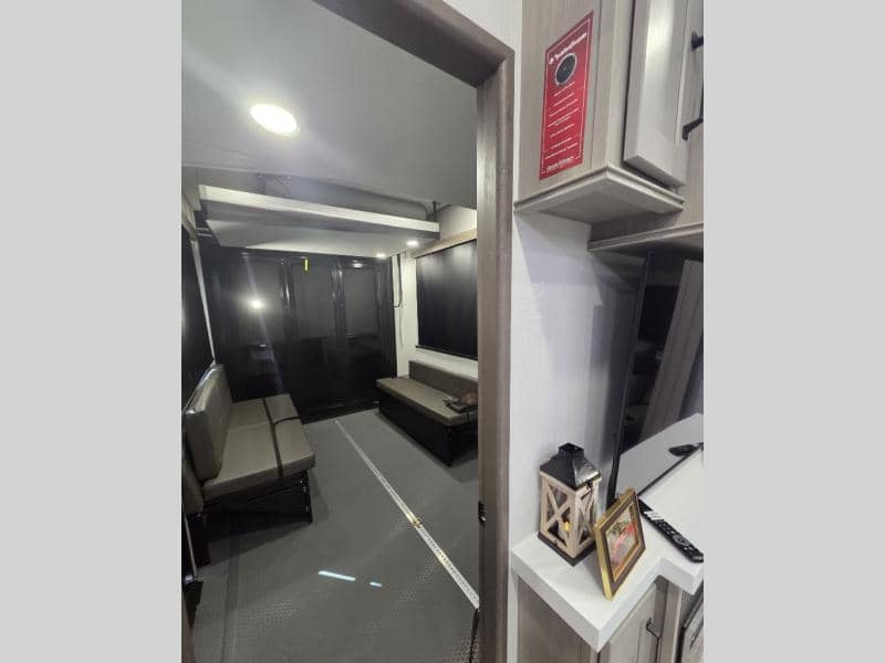 2026 Grand Design 2026 Grand Design Momentum M-Class - thumbnail 22