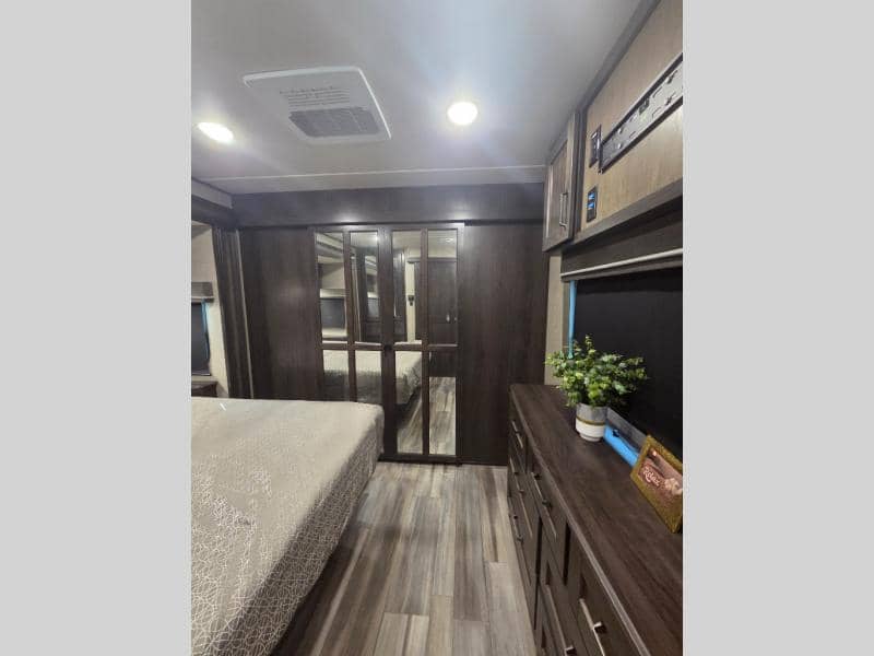 2022 Grand Design 2022 Grand Design Reflection - thumbnail 20