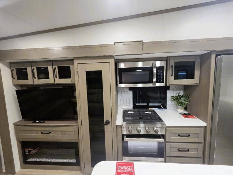 2026 Grand Design 2026 Grand Design Reflection - thumbnail 9