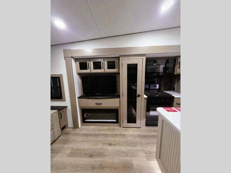 2026 Grand Design 2026 Grand Design Reflection - thumbnail 10