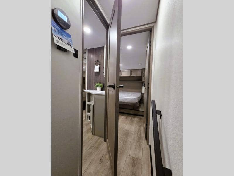 2026 Grand Design 2026 Grand Design Reflection - thumbnail 12