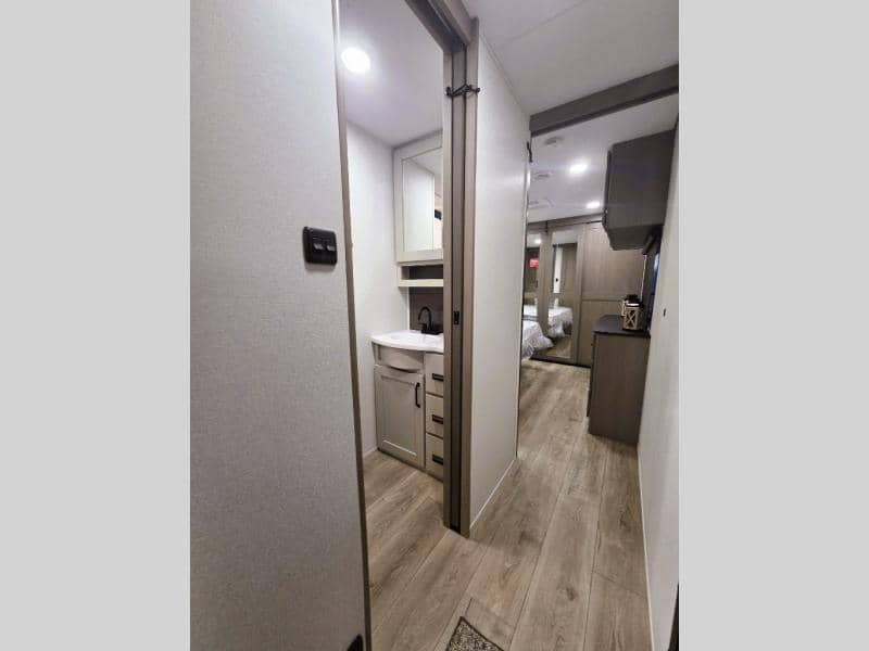 2026 Grand Design 2026 Grand Design Reflection - thumbnail 12