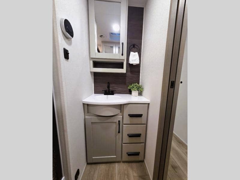 2026 Grand Design 2026 Grand Design Reflection - thumbnail 16