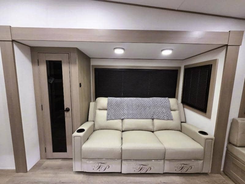 2026 Grand Design 2026 Grand Design Reflection - thumbnail 7