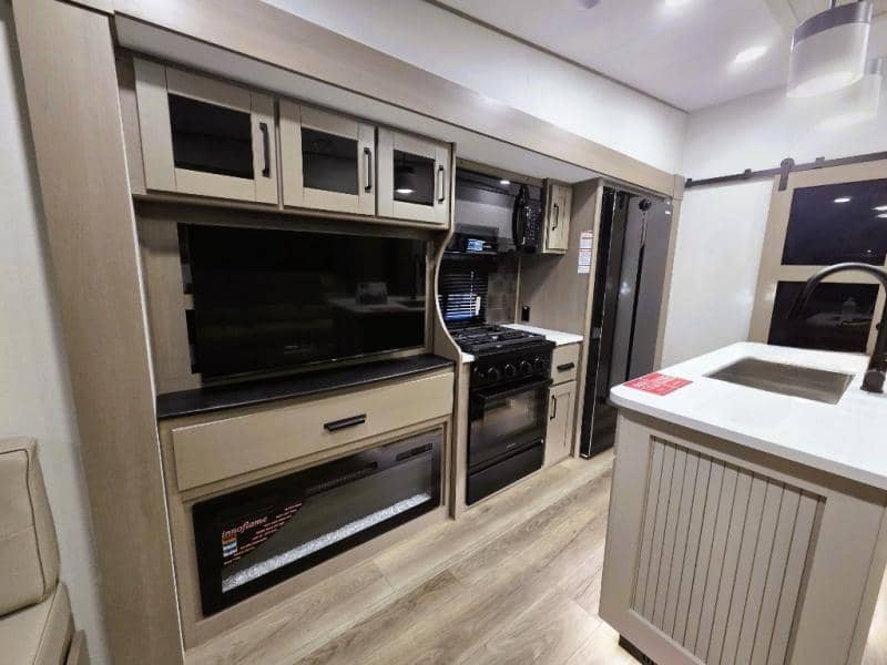 2026 Grand Design 2026 Grand Design Reflection - thumbnail 10