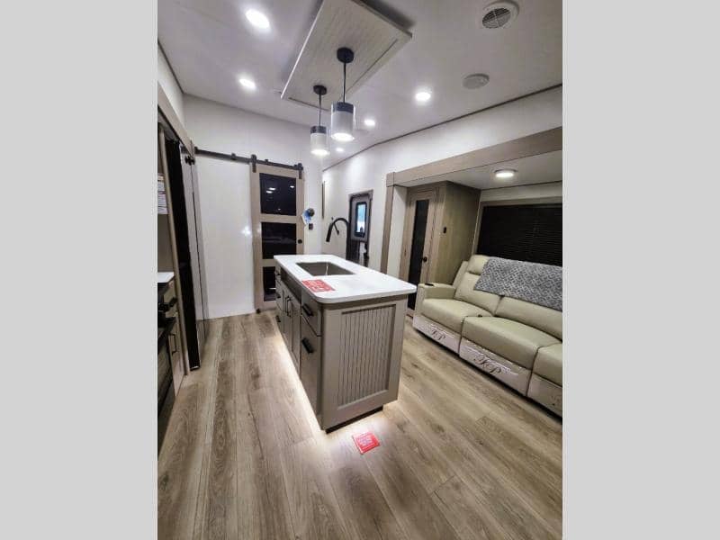 2026 Grand Design 2026 Grand Design Reflection - thumbnail 12