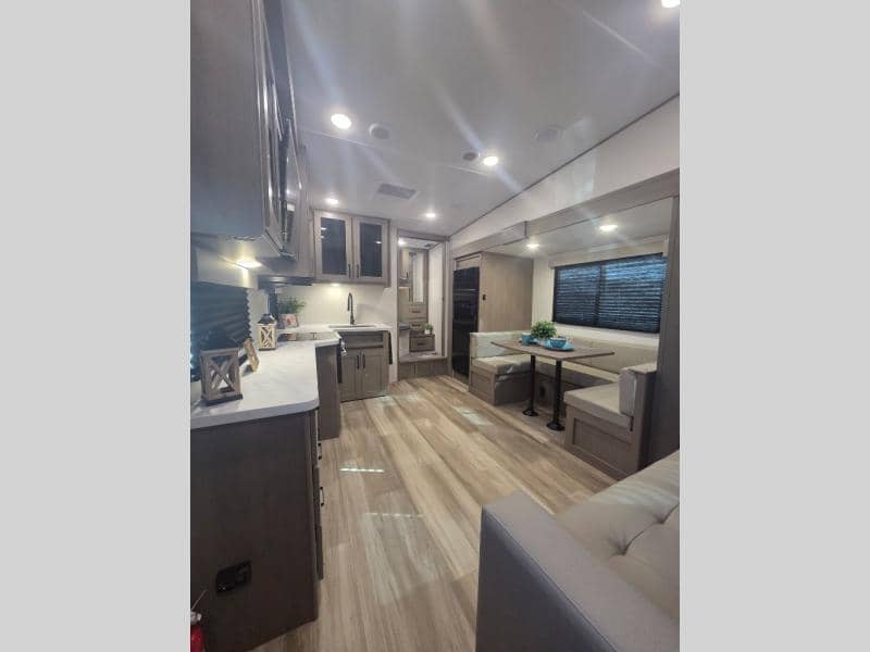 2026 Grand Design 2026 Grand Design Reflection 100 Series - thumbnail 6