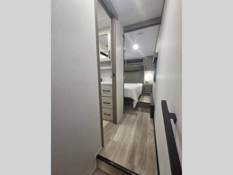 2026 Grand Design 2026 Grand Design Reflection 100 Series - thumbnail 13