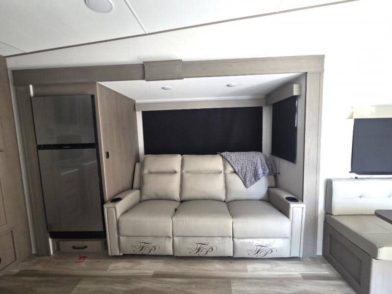 2026 Grand Design 2026 Grand Design Reflection 150 Series - thumbnail 7