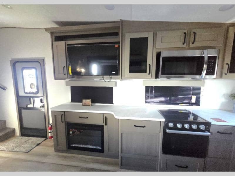 2026 Grand Design 2026 Grand Design Reflection 150 Series - thumbnail 9