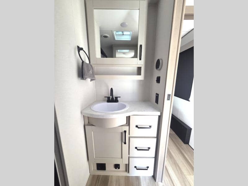 2026 Grand Design 2026 Grand Design Reflection 150 Series - thumbnail 14