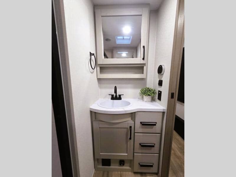 2026 Grand Design 2026 Grand Design Reflection 150 Series - thumbnail 15