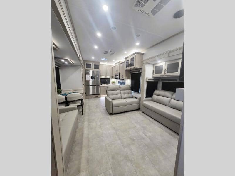 2026 Grand Design 2026 Grand Design Solitude - thumbnail 8