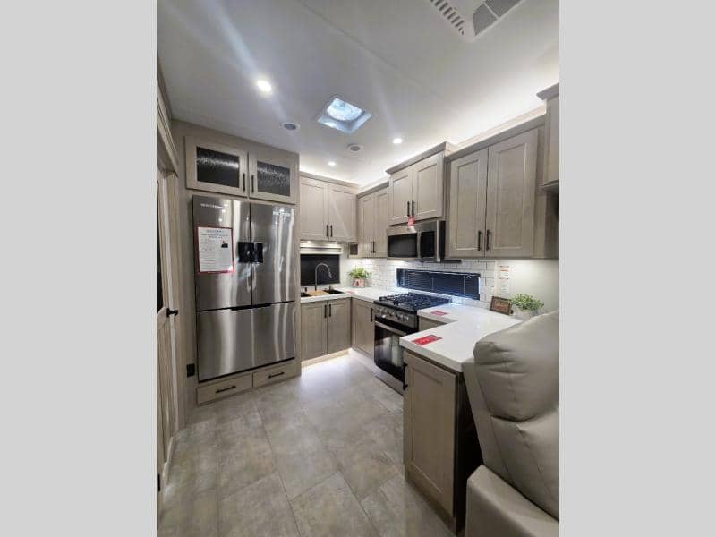 2026 Grand Design 2026 Grand Design Solitude - thumbnail 11