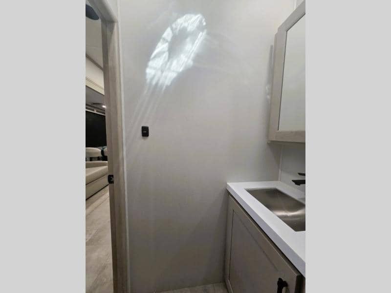 2026 Grand Design 2026 Grand Design Solitude - thumbnail 17