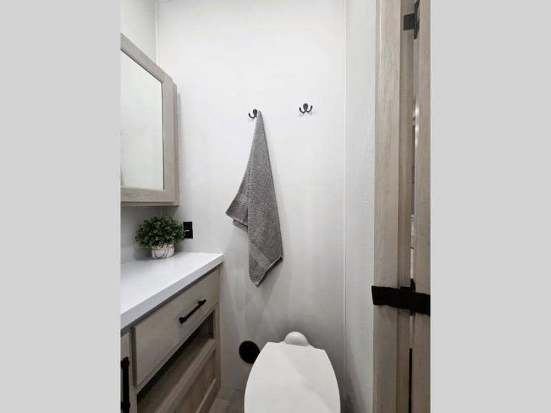 2026 Grand Design 2026 Grand Design Solitude - thumbnail 19