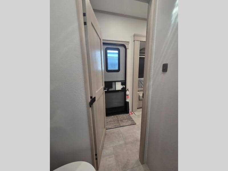 2026 Grand Design 2026 Grand Design Solitude - thumbnail 20