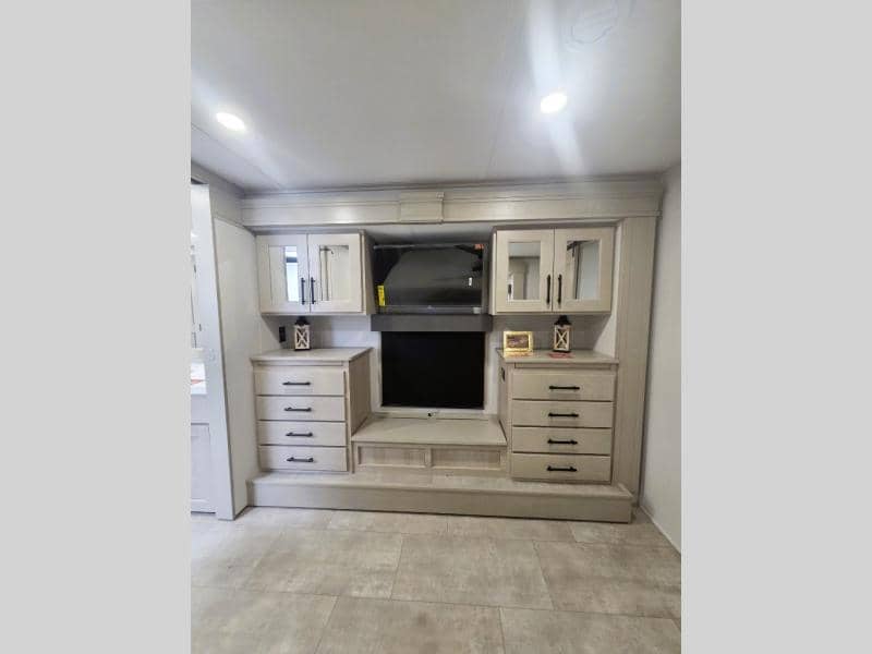 2026 Grand Design 2026 Grand Design Solitude - thumbnail 24