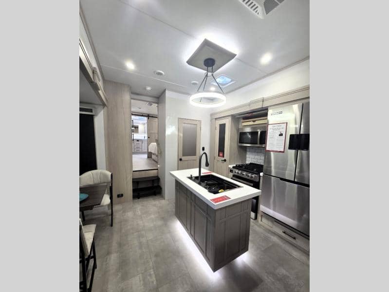 2026 Grand Design 2026 Grand Design Solitude - thumbnail 6