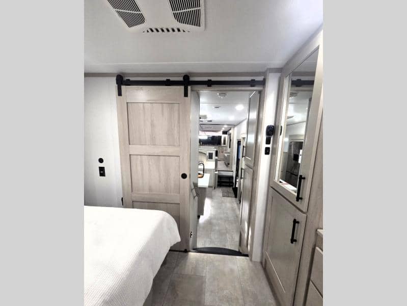 2026 Grand Design 2026 Grand Design Solitude - thumbnail 13