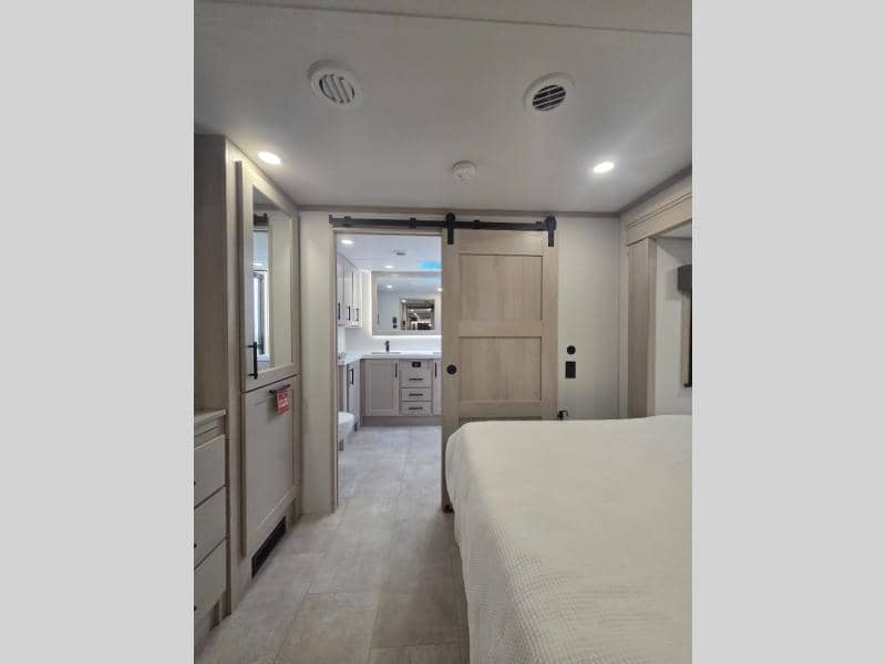 2026 Grand Design 2026 Grand Design Solitude - thumbnail 15