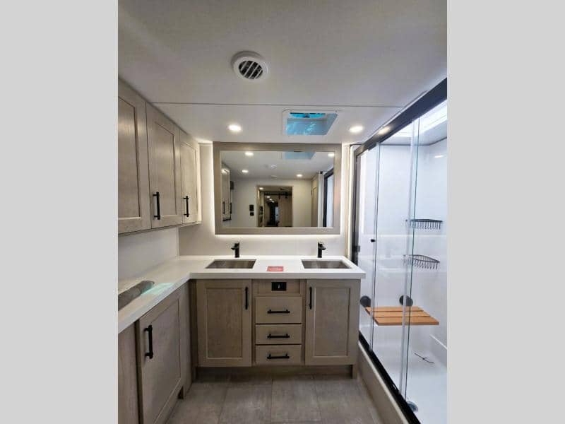 2026 Grand Design 2026 Grand Design Solitude - thumbnail 19