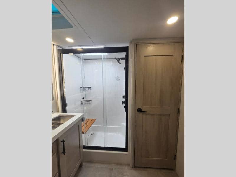 2026 Grand Design 2026 Grand Design Solitude - thumbnail 20