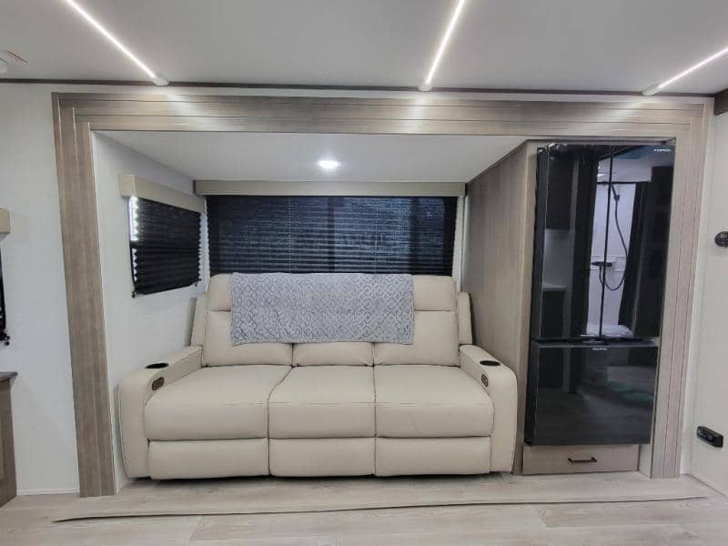 2026 Grand Design 2026 Grand Design Transcend - thumbnail 8